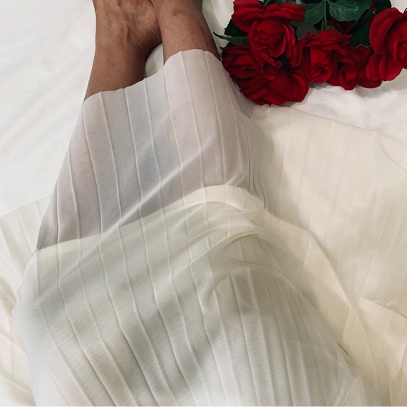 Brand New lace skirt - Picture 3 of 12